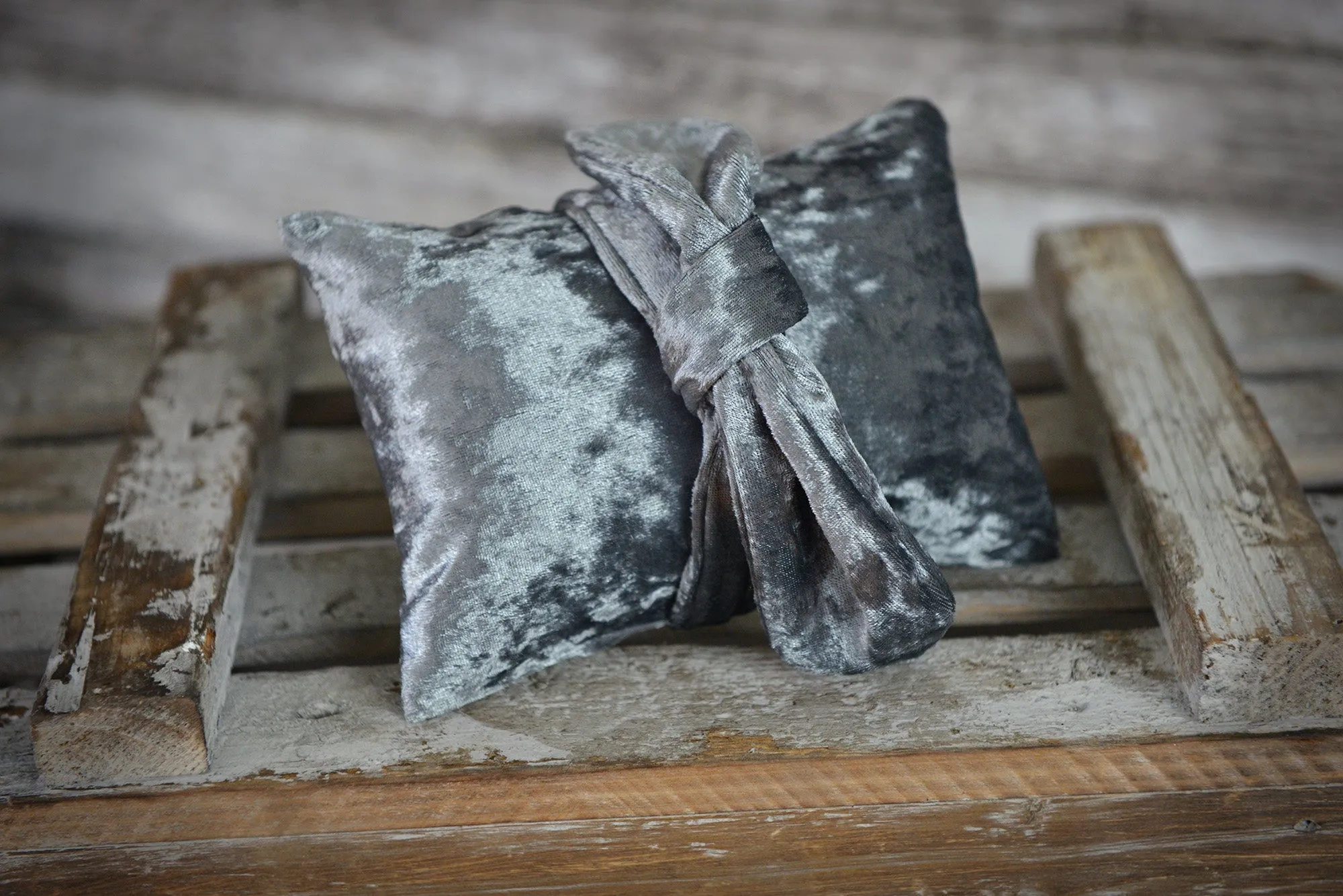 Bandana and Mini Pillow - Velvet - Silver